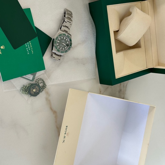 Rolex Hulk green 40 submariner box and papers circa 2019 
116610LV - Picture 7 of 16